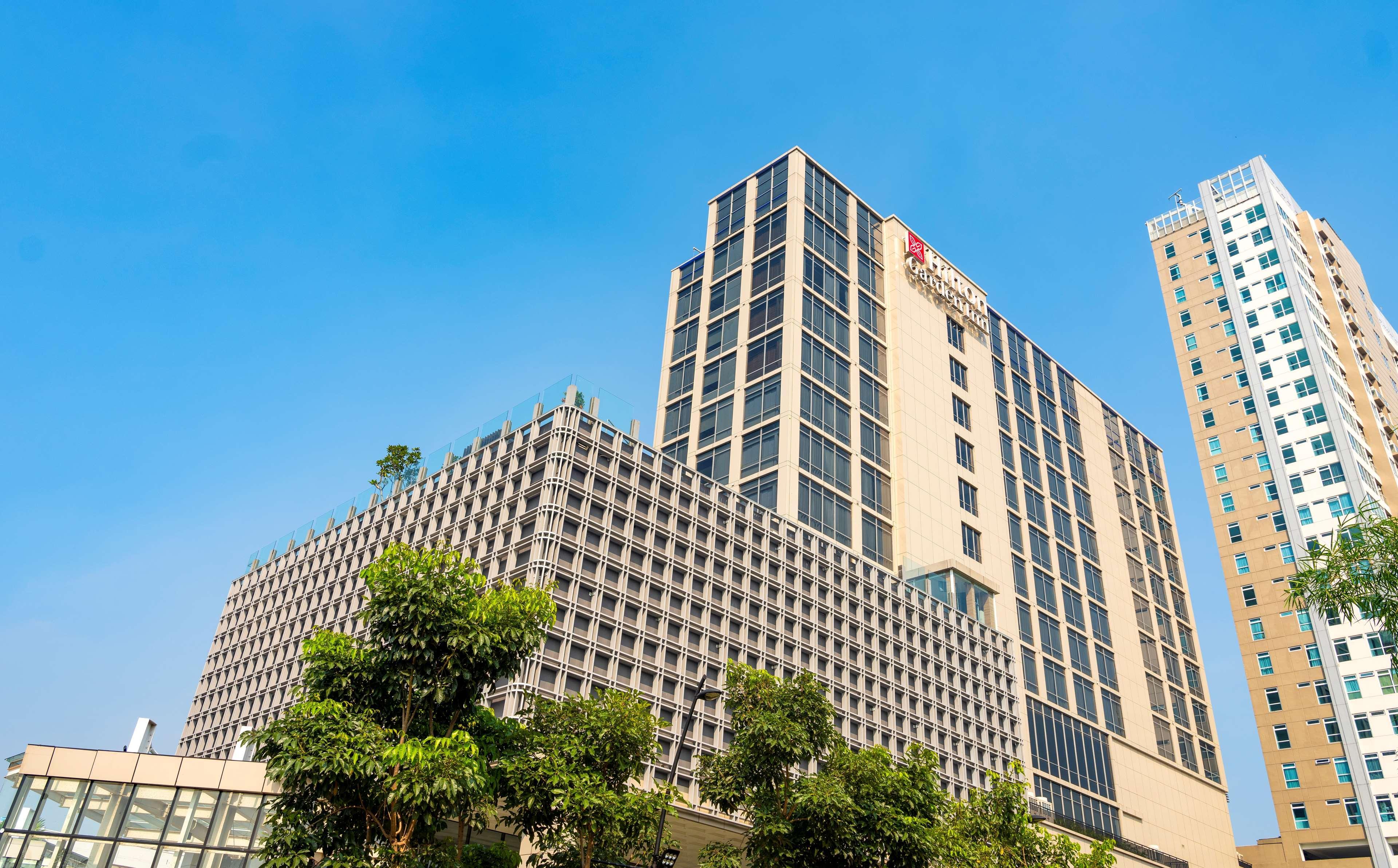 Hilton Garden Inn Jakarta Taman Palem Dış mekan fotoğraf