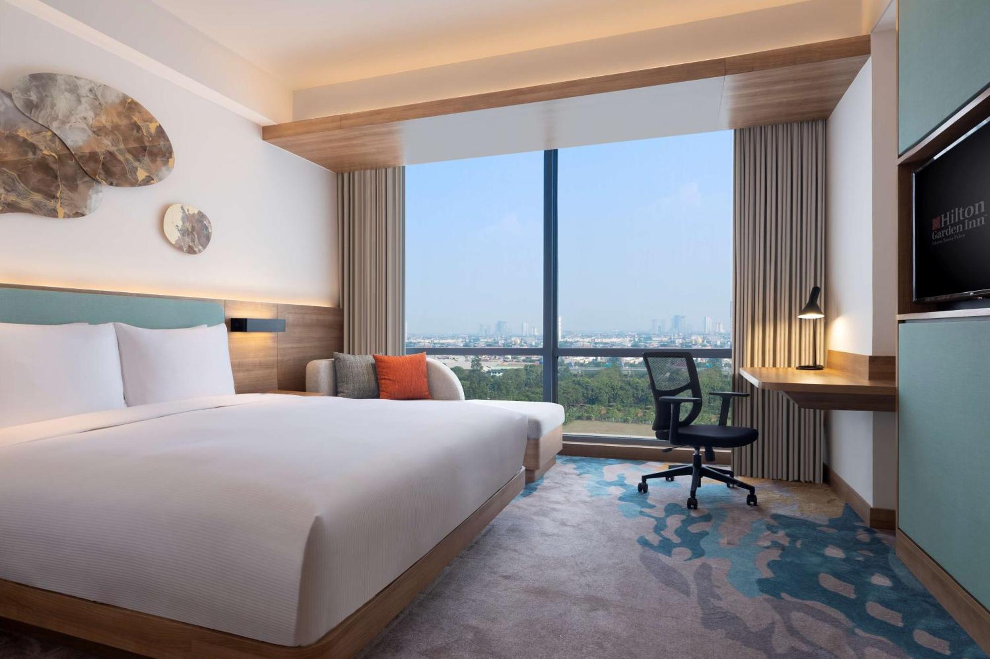 Hilton Garden Inn Jakarta Taman Palem Dış mekan fotoğraf