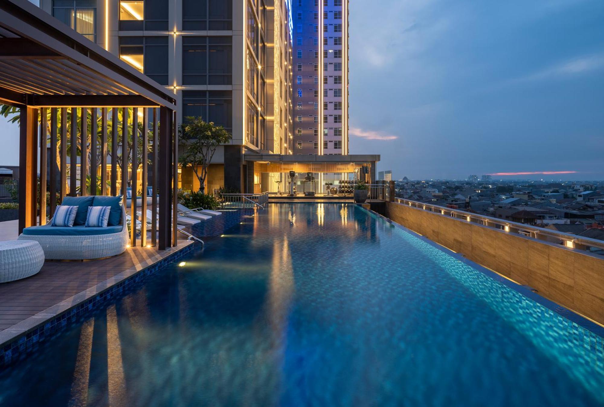 Hilton Garden Inn Jakarta Taman Palem Dış mekan fotoğraf